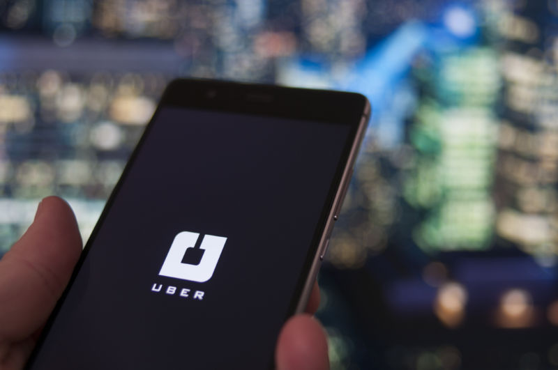 Aplicación Uber utilizada en un teléfono inteligente