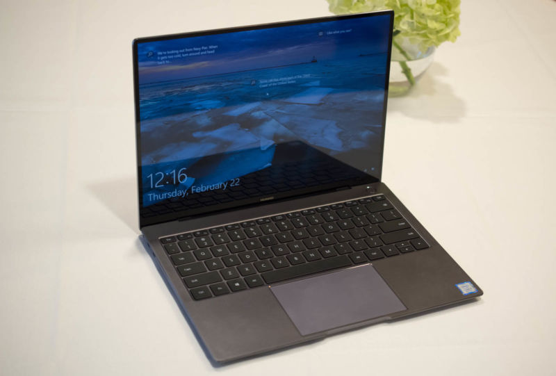 Le MateBook X Pro cache sa webcam dans son clavier