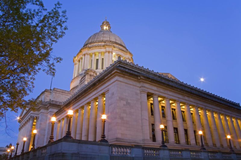 The outside of the Washington State Capitol building.