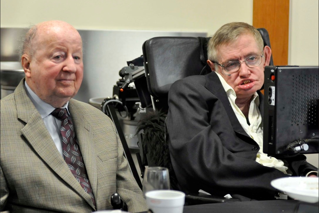 George Mitchell and Stephen Hawking during a Texas visit.