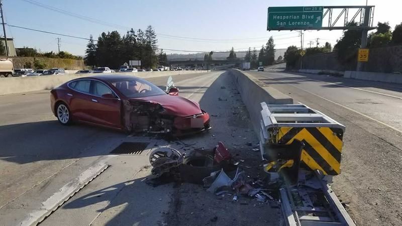 Theres Growing Evidence Teslas Autopilot Handles Lane