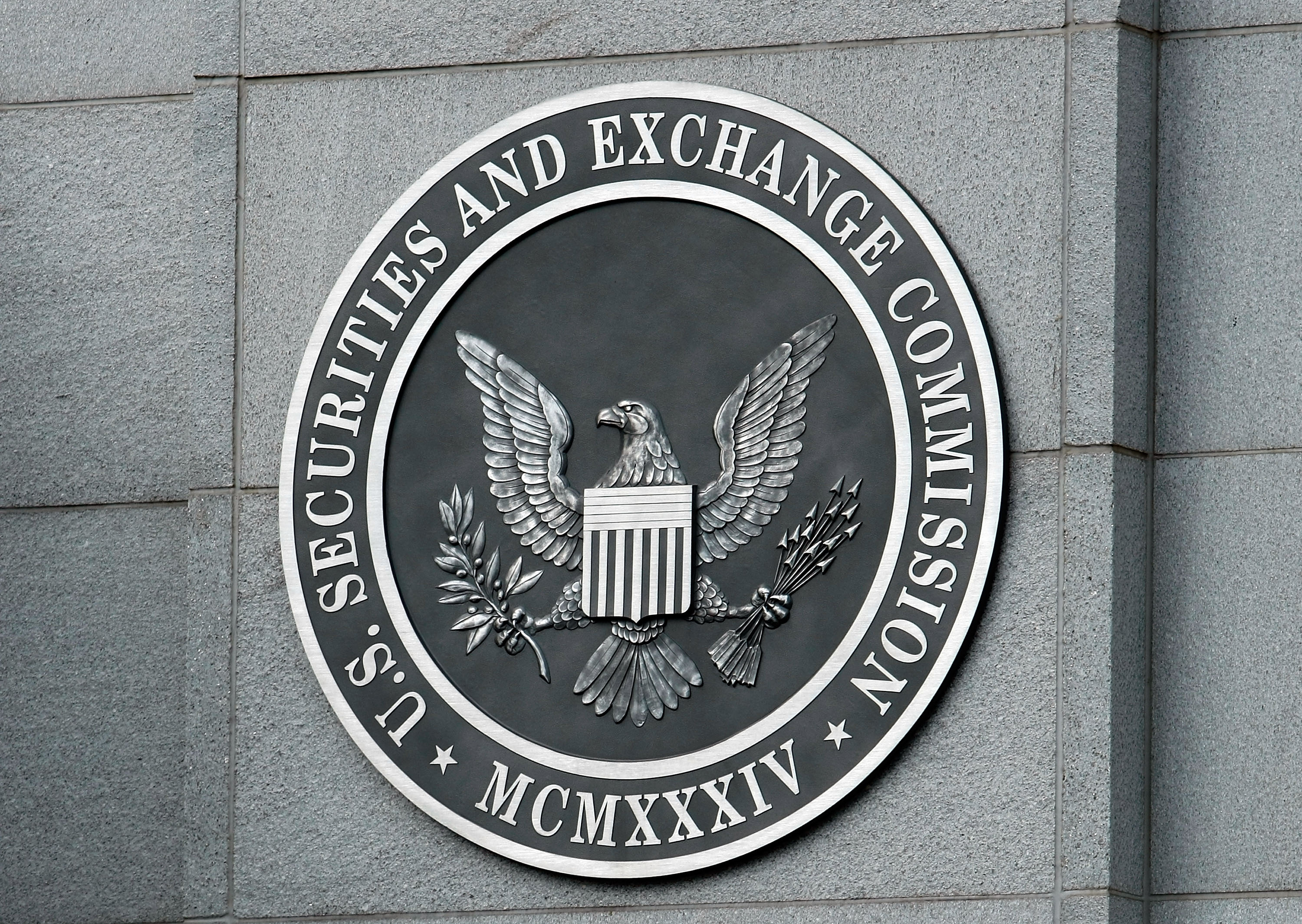 Crypto platforms need regulation to survive, says SEC boss | Ars Technica