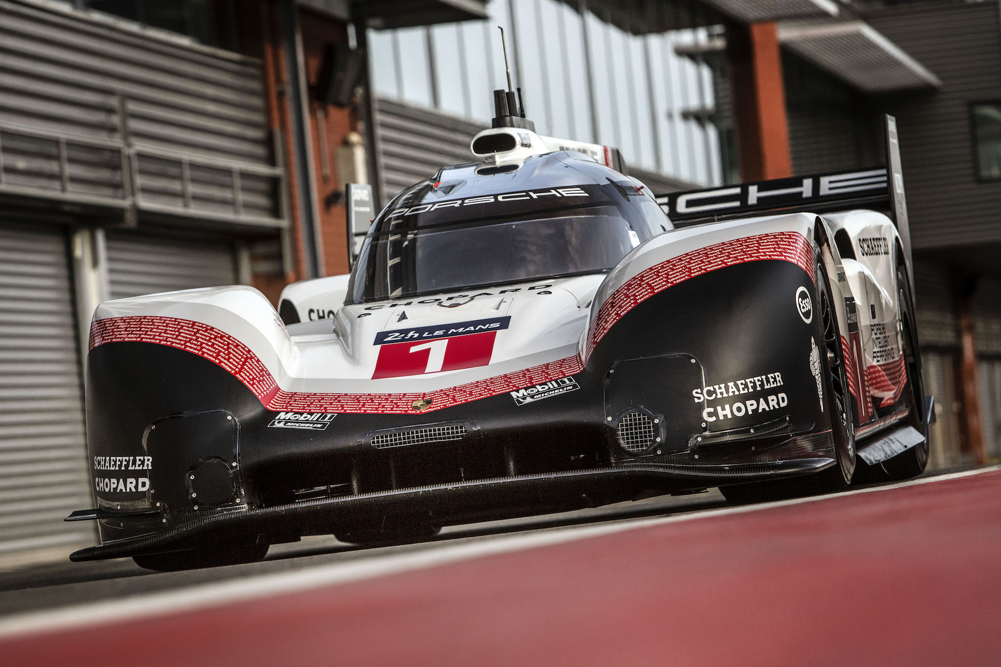 Faster than an F1 car: Porsche is breaking records with the 919