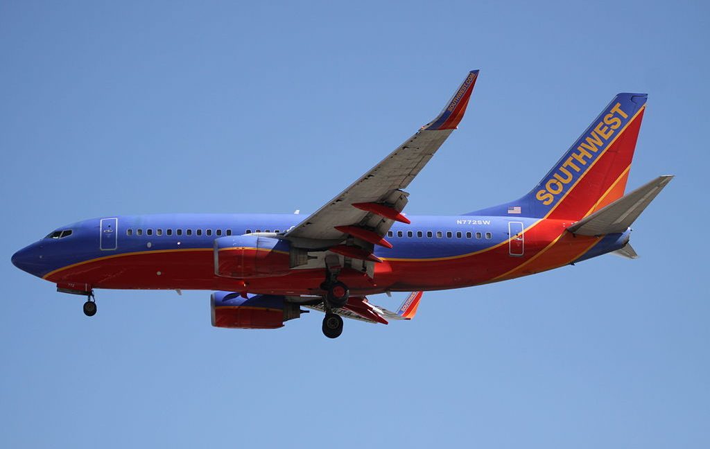How a cracked fan blade (probably) ended a decade of no US air travel ...