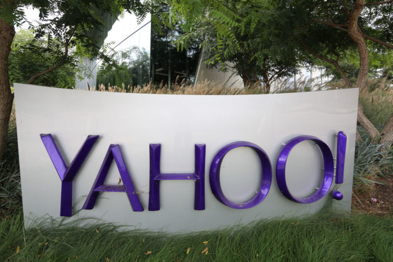 Verizon Says Yahoo Users Must Waive Class Action Rights Or Stop