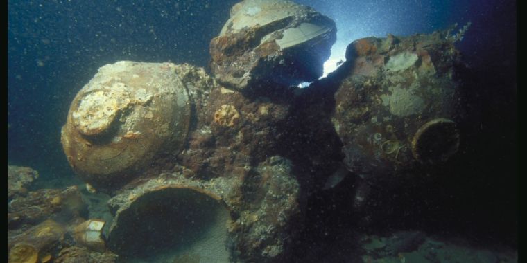 photo of An 800-year-old label may rewrite the history of a Java Sea shipwreck image