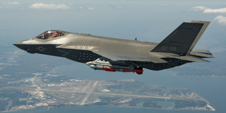 photo of Navy’s F-35 doesn’t have range for real stealth strikes, House report says image