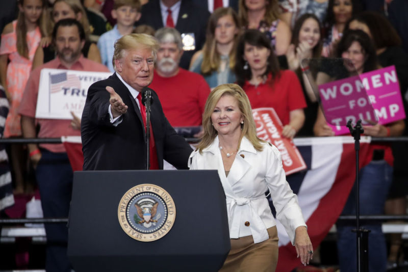 getty-trump-blackburn-800x534.jpg