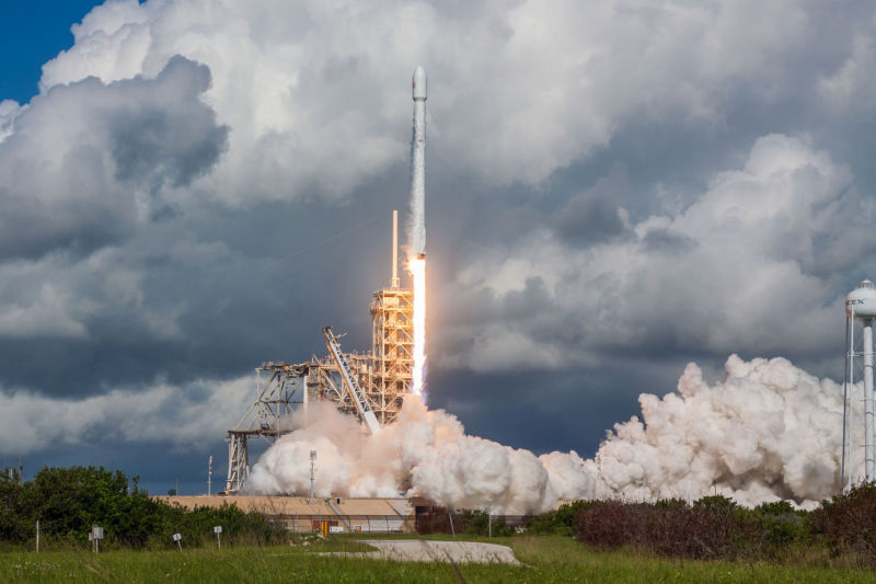 Launch of the OTV-5 mission last September by the Falcon 9 rocket. The first stage is back on the launch pad Sunday for its second flight.