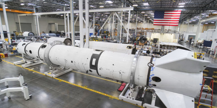 With a simple and cheap rocket, Virgin Orbit aims for the extraordinary ...