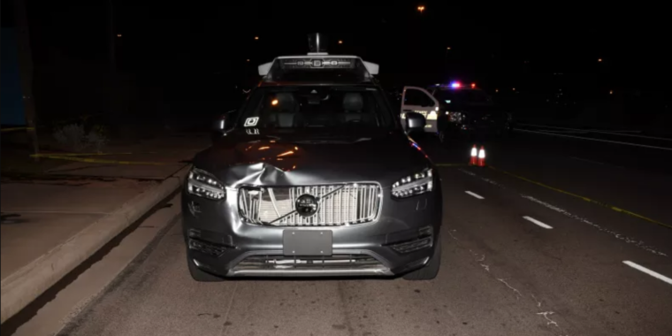 photo of Arizona prosecutes Uber safety driver—but not Uber—for fatal 2018 crash image