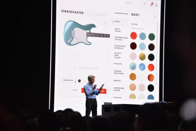 Apple demonstrates online shopping in AR at the WWDC 2018 keynote. 