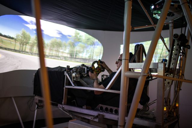 Jonathan Gitlin in the Multimatic DIL simulator