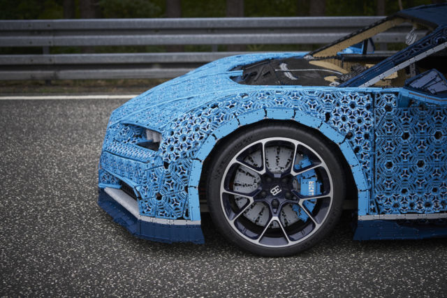 LEGO a drivable Bugatti out of a million pieces of Technic | Ars Technica