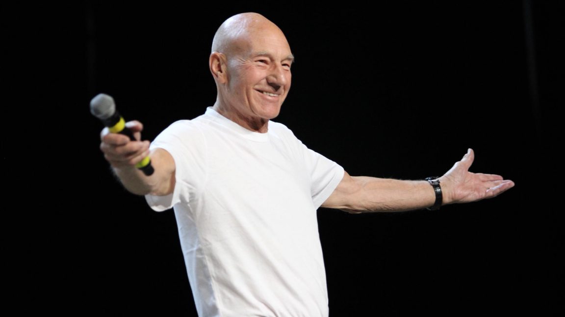 Sir Patrick Stewart to reprise Picard role in new Star Trek series ...