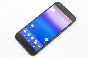 Google pixel hold 初代 Google pixel hold 初代 Google Pixel XL initial review: first
