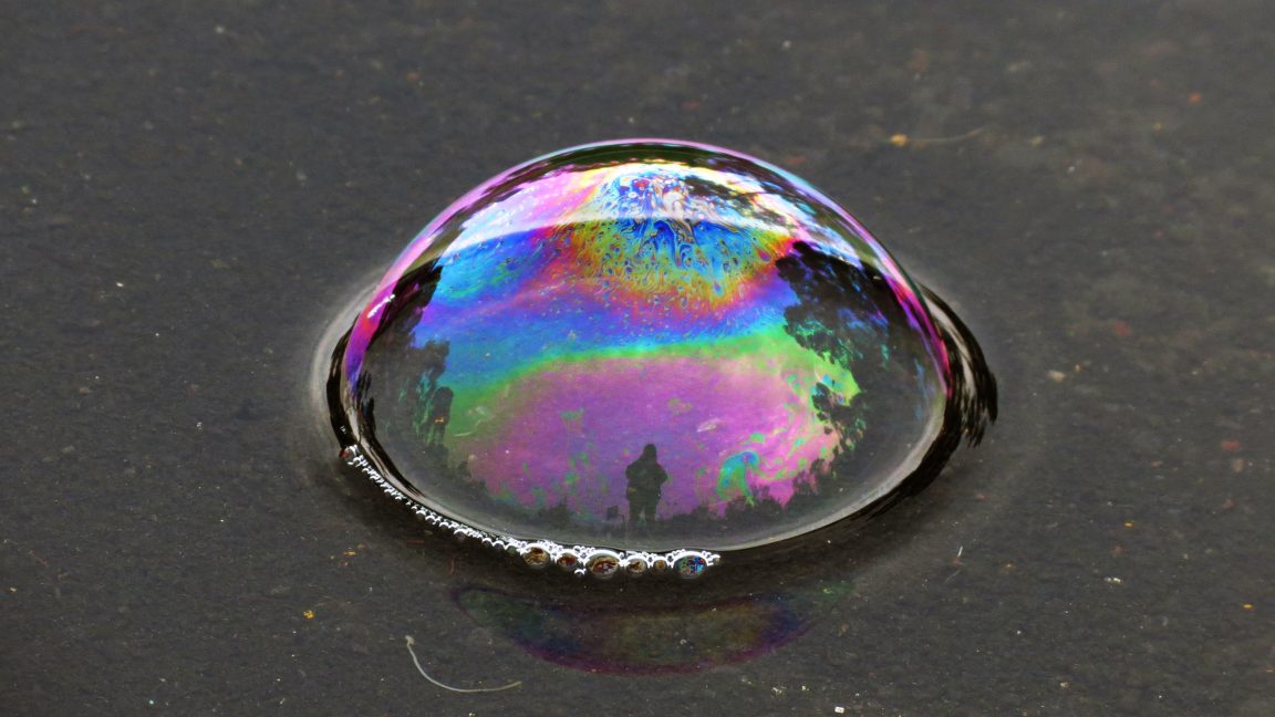 Being reminded of your political bubble can stop you from breaking out Being reminded of your political bubble can stop you from breaking out