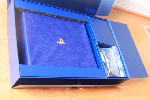 500 Million Limited Edition PS4 Pro detailed in close-up unboxing photos -  Polygon