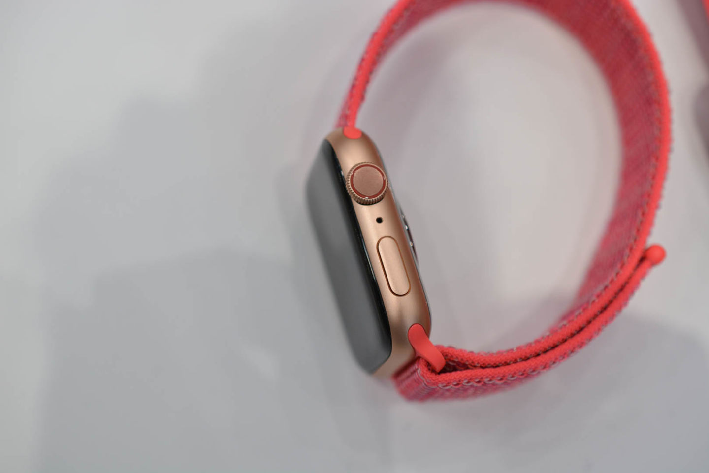 Apple Watch Series 4 hands on Sparking envy in current Apple Watch owners2018/19 By PakUrduWorld