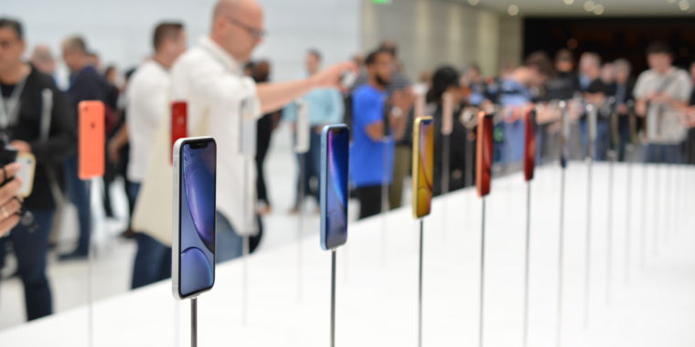 photo of 2019 iPhones: Three new handsets, one with a triple-rear-camera setup image