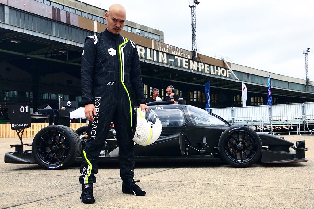 Autonomous car racing: Roborace features all-electric self-driving race cars,  where programmers are the stars - The Economic Times