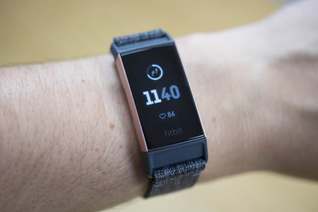 stribe innovation vokse op Fitbit Charge 3 review: Peppering a fitness tracker with smartwatch powers  | Ars Technica