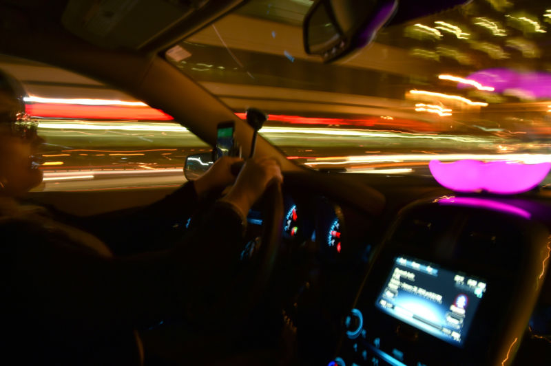 Lyft drivers sue, argue that they’re employees rather than contractors