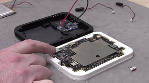 Neo-Geo Mini portable hack by Ben Heck