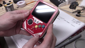 Neo-Geo Mini portable hack by Ben Heck