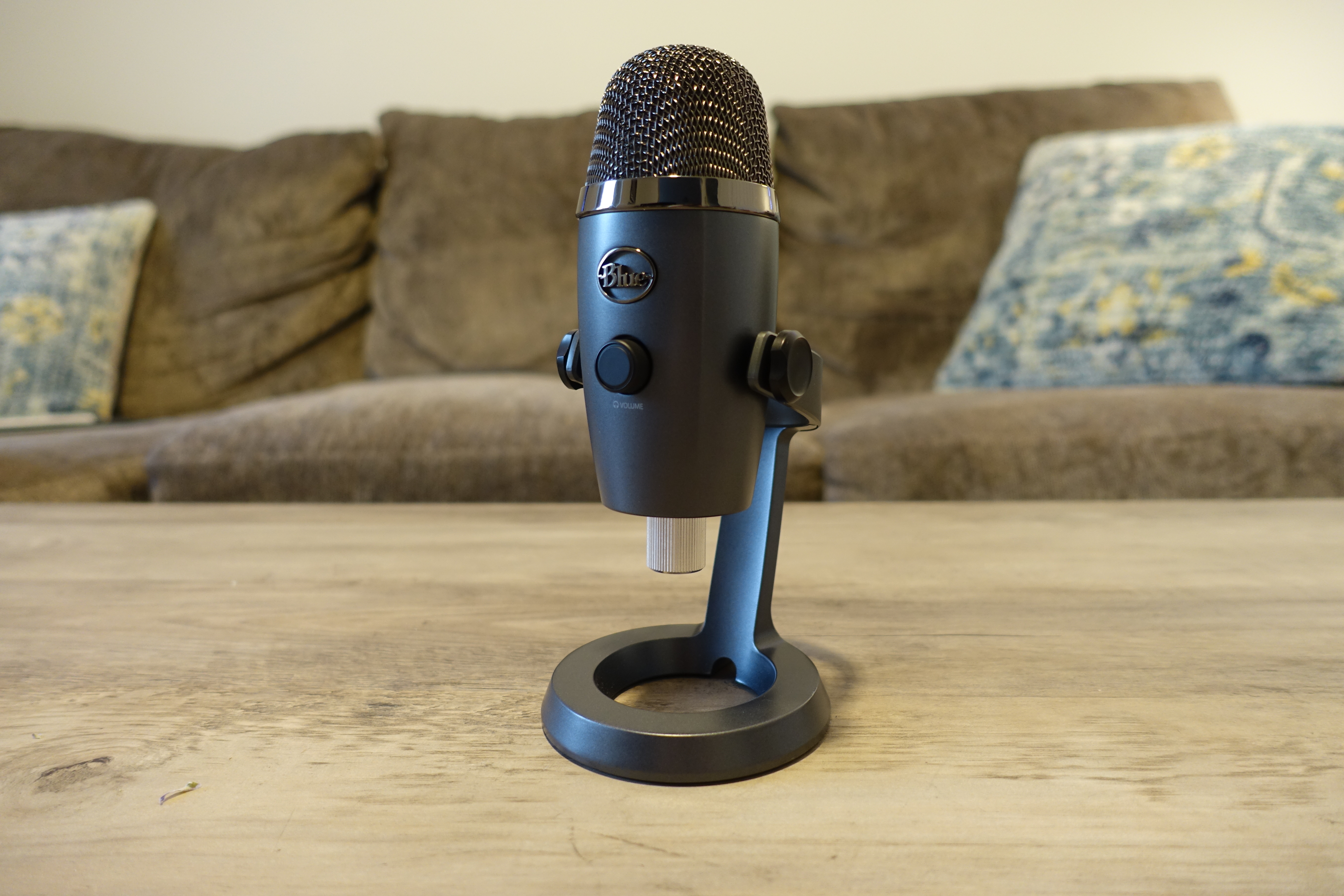 Блю ети. Микрофон Blue Yeti. Blue Yeti Nano. Blue Yeti Йети. Микрофон Blue Yeti АЧХ.