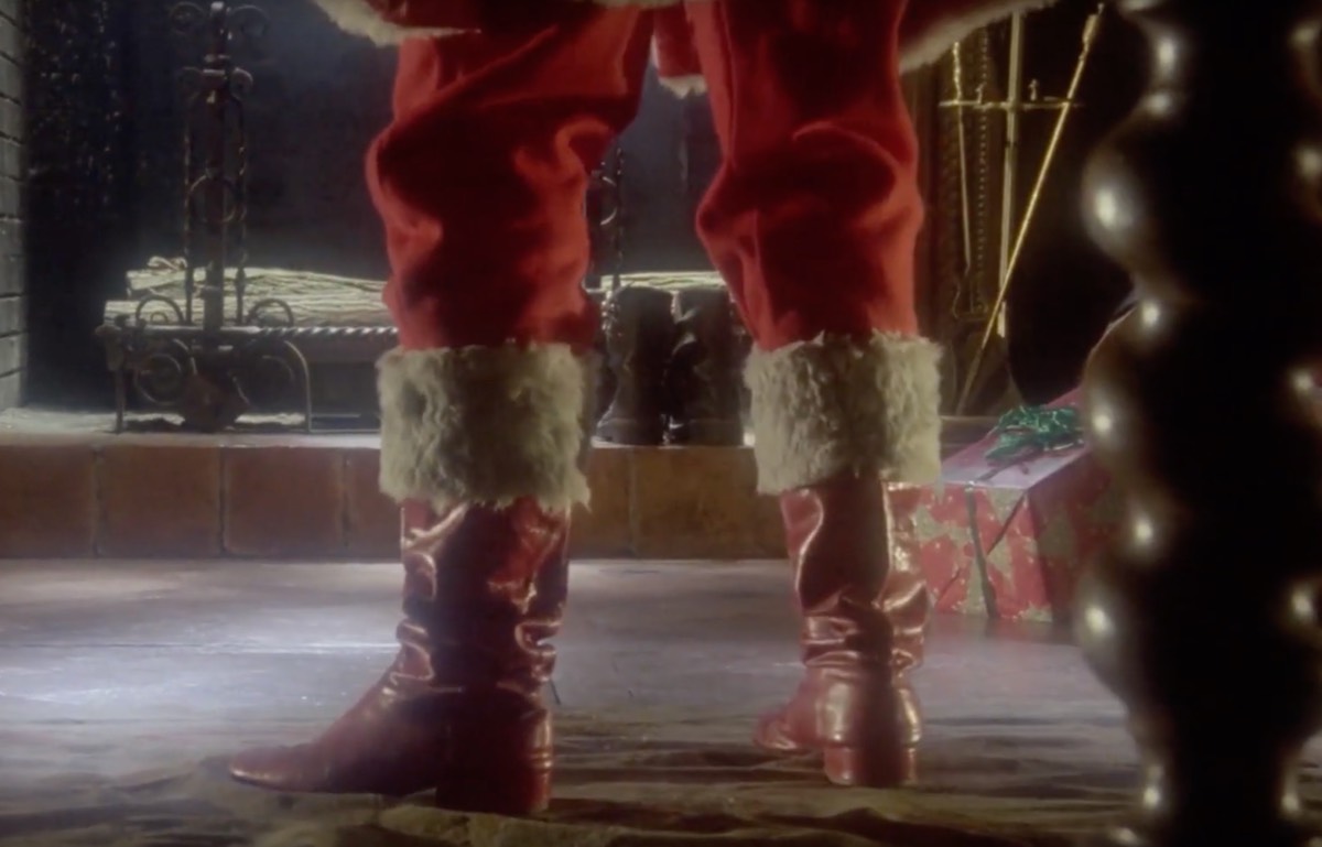 Dial Code: Santa Claus is our new favorite holiday cult classic - Ars ...