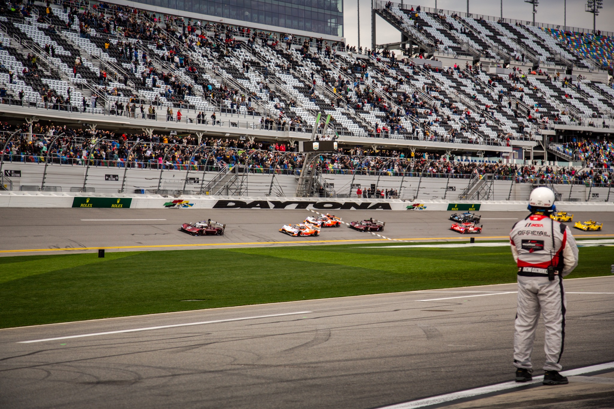 Rain and red flags wreck the racing at the Rolex 24 at Daytona