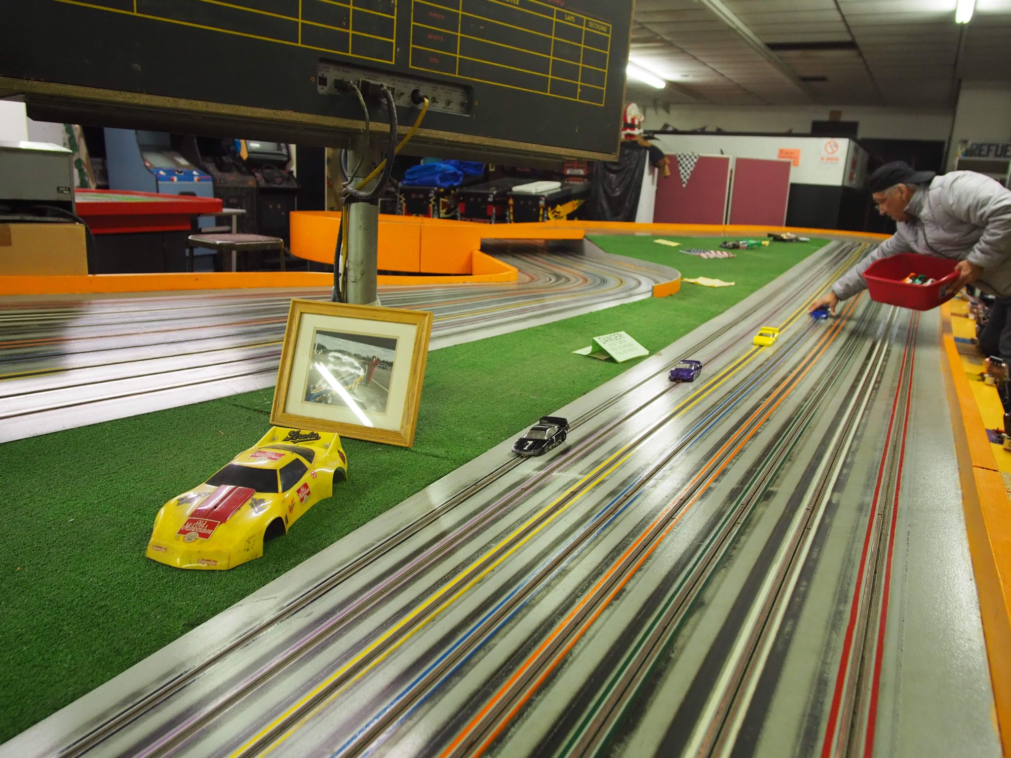 1 24 Scale Slot Car Racing JK Box Stock Series Fundemonium 57 OFF