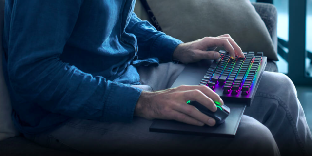 Microsoft and Razer launch an Xbox One wireless keyboard and mouse