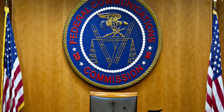 photo of FCC asks court for delay in case that could restore net neutrality rules image