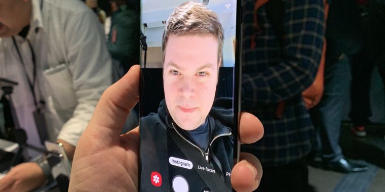 The Galaxy S10’s face unlock fooled by pictures, siblings