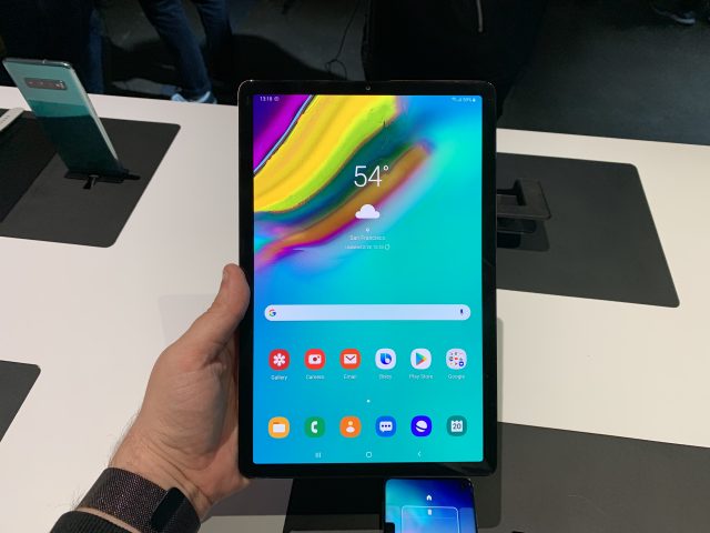 Samsung Galaxy S10, S10+, and S10e hands-on: Samsung is slowly getting  better | Ars Technica