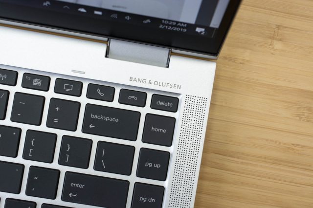 Close-up of top-corner keys and hinge on the HP Elitebook x360 1040 G5.