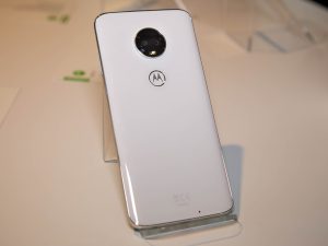 スマートフォン本体 Motorola - Motorola moto g7 XT1962-5 Clear White Motorola Moto G7 64GB Unlocked Smartphone, White, Cell