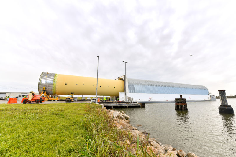 SLS Liquid Hydrogen Tank test article is moved onto the Pegasus barge.