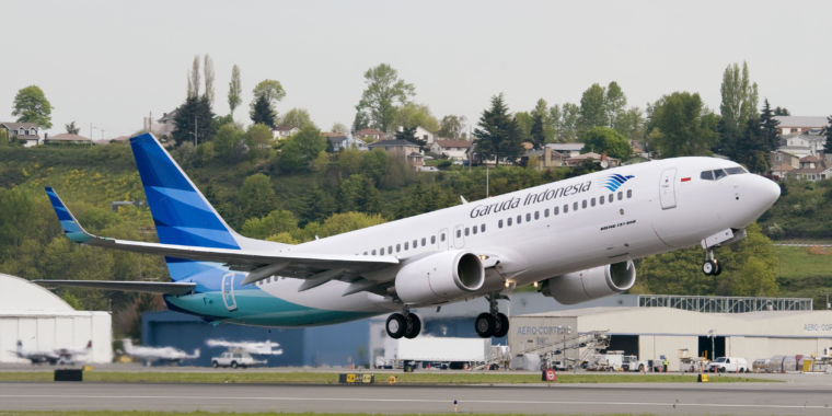 photo of Indonesian airline cancels $5 billion order for 737 MAX jets over crash concerns image