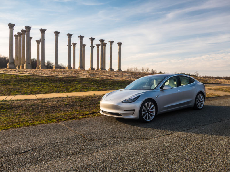 Tesla Model 3 may lose $7,500 tax credit in 2024 under new battery
