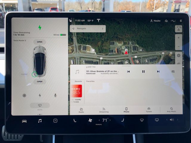Tesla Model 3 screen
