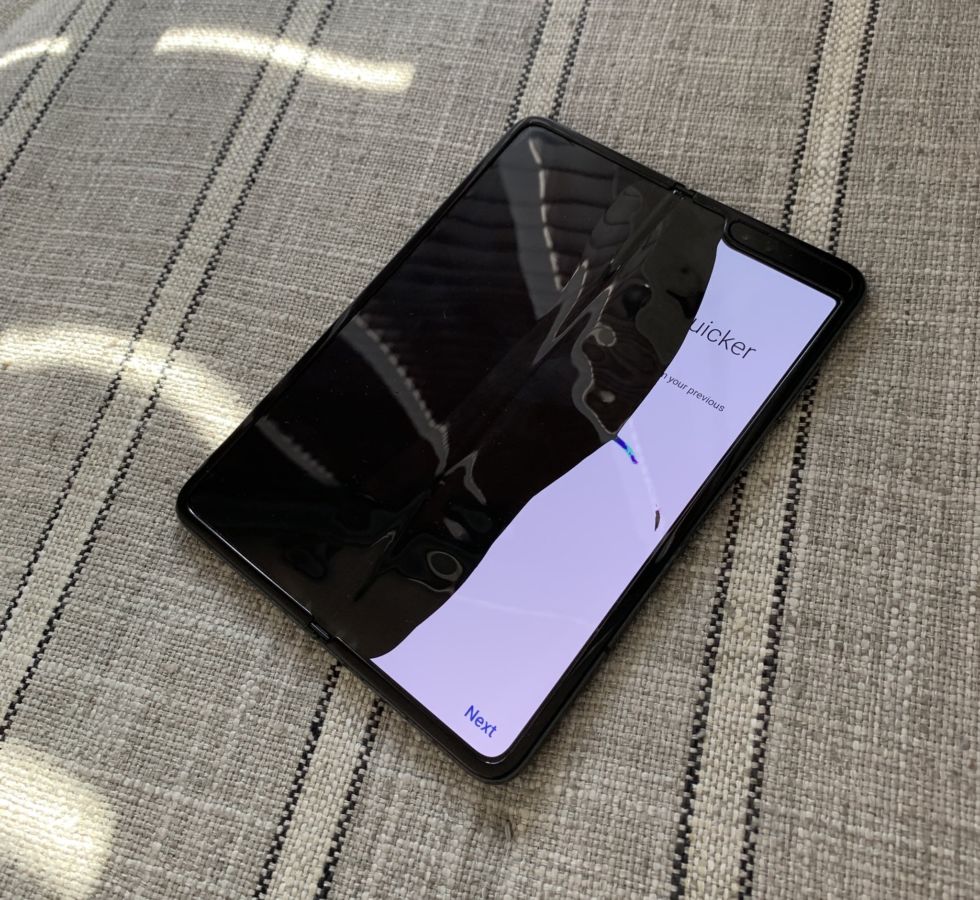 A tweet from Mark Gurman: "The screen on my Galaxy Fold review unit is completely broken and unusable just two days in. Hard to know if this is widespread or not."