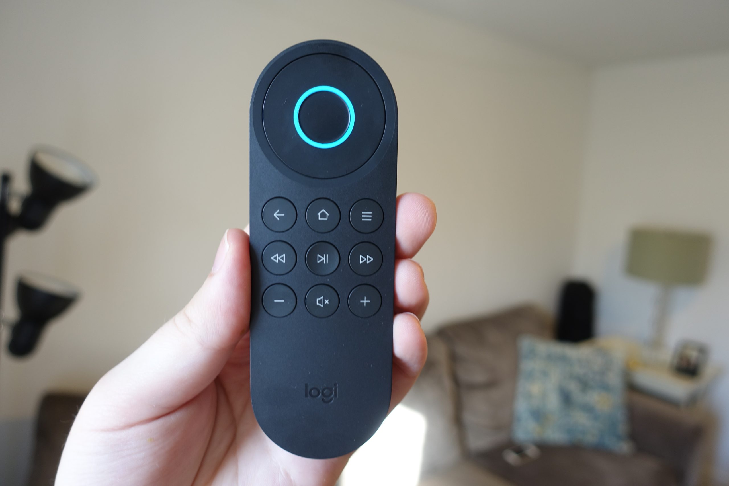 Logitech Harmony Companion All good in One Remote Control and Smart Hub 2 IR Blaster