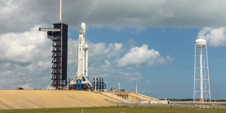 SpaceX Scrubs Falcon Heavy Launch Due To Upper Level Winds [Updated ...