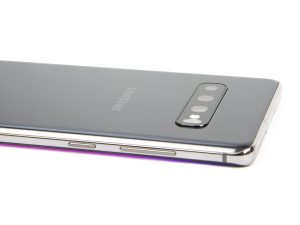 Pictures of the Galaxy S10.