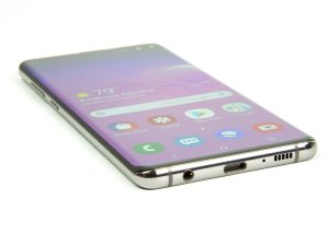Pictures of the Galaxy S10.