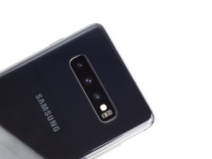 Pictures of the Galaxy S10.