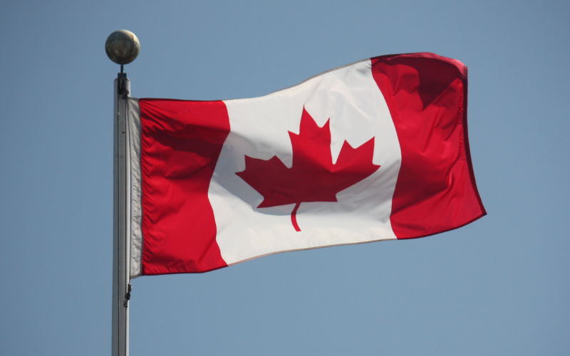 Scazon_Flickr_FlagOfCanada-800x500.jpg